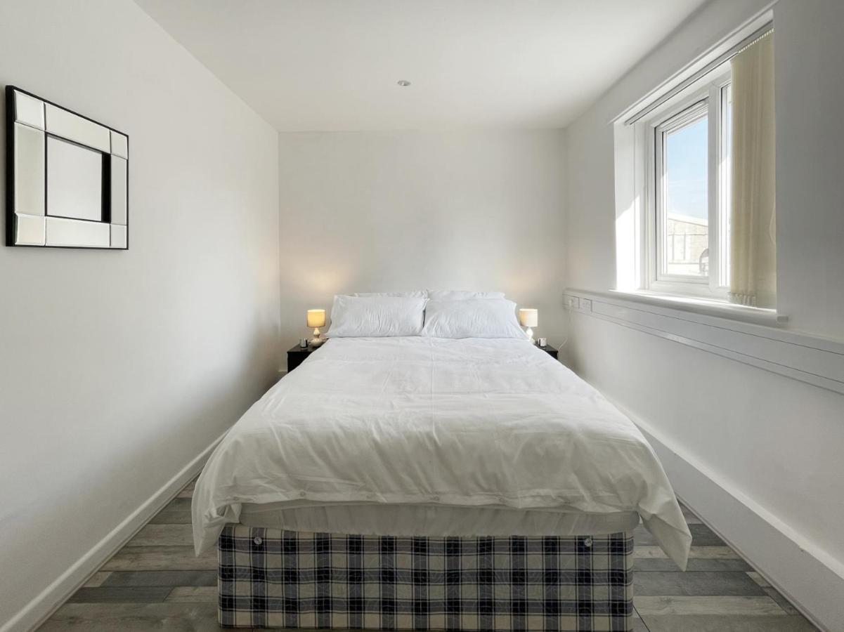 Bright, Warm & Cozy House In Harpurhey Appartement Manchester Buitenkant foto