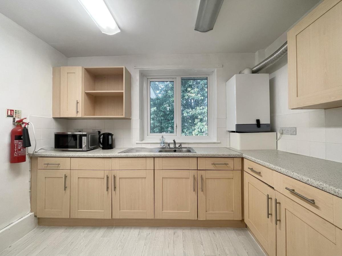 Bright, Warm & Cozy House In Harpurhey Appartement Manchester Buitenkant foto