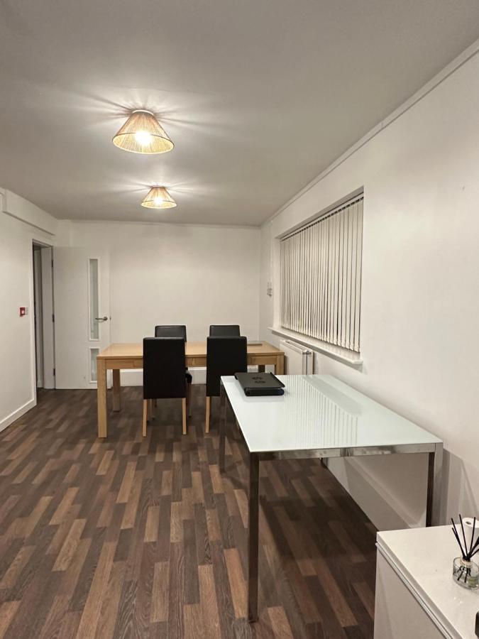 Bright, Warm & Cozy House In Harpurhey Appartement Manchester Buitenkant foto