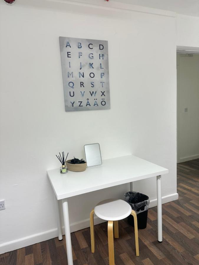 Bright, Warm & Cozy House In Harpurhey Appartement Manchester Buitenkant foto