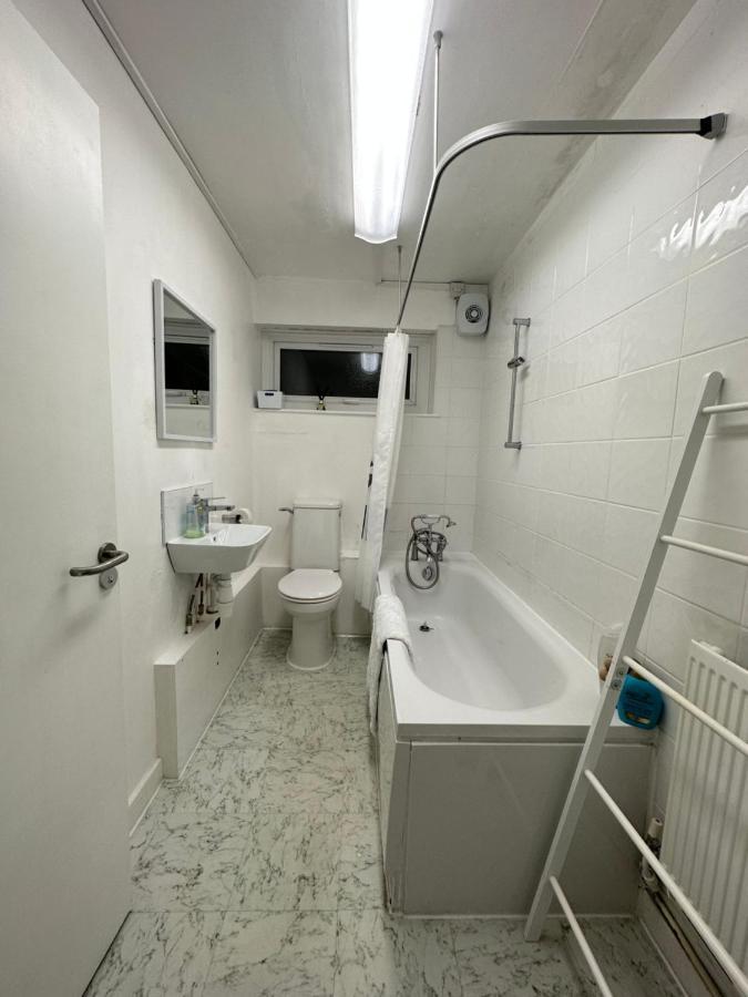 Bright, Warm & Cozy House In Harpurhey Appartement Manchester Buitenkant foto
