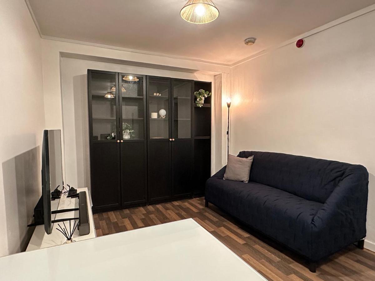 Bright, Warm & Cozy House In Harpurhey Appartement Manchester Buitenkant foto
