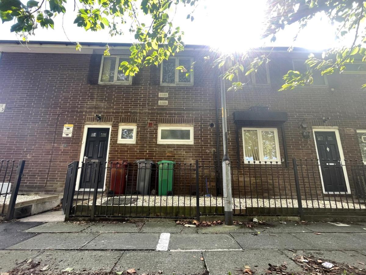 Bright, Warm & Cozy House In Harpurhey Appartement Manchester Buitenkant foto